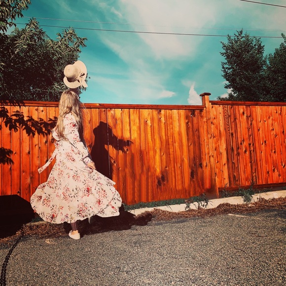 Meet your Posher, Erica - Picture 2 of 5